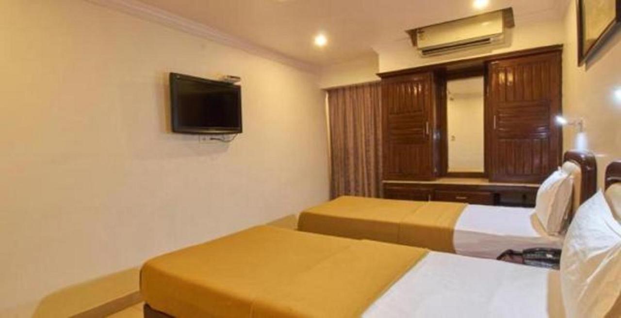 Hotel Chandra'S Visakhapatnam Exterior photo